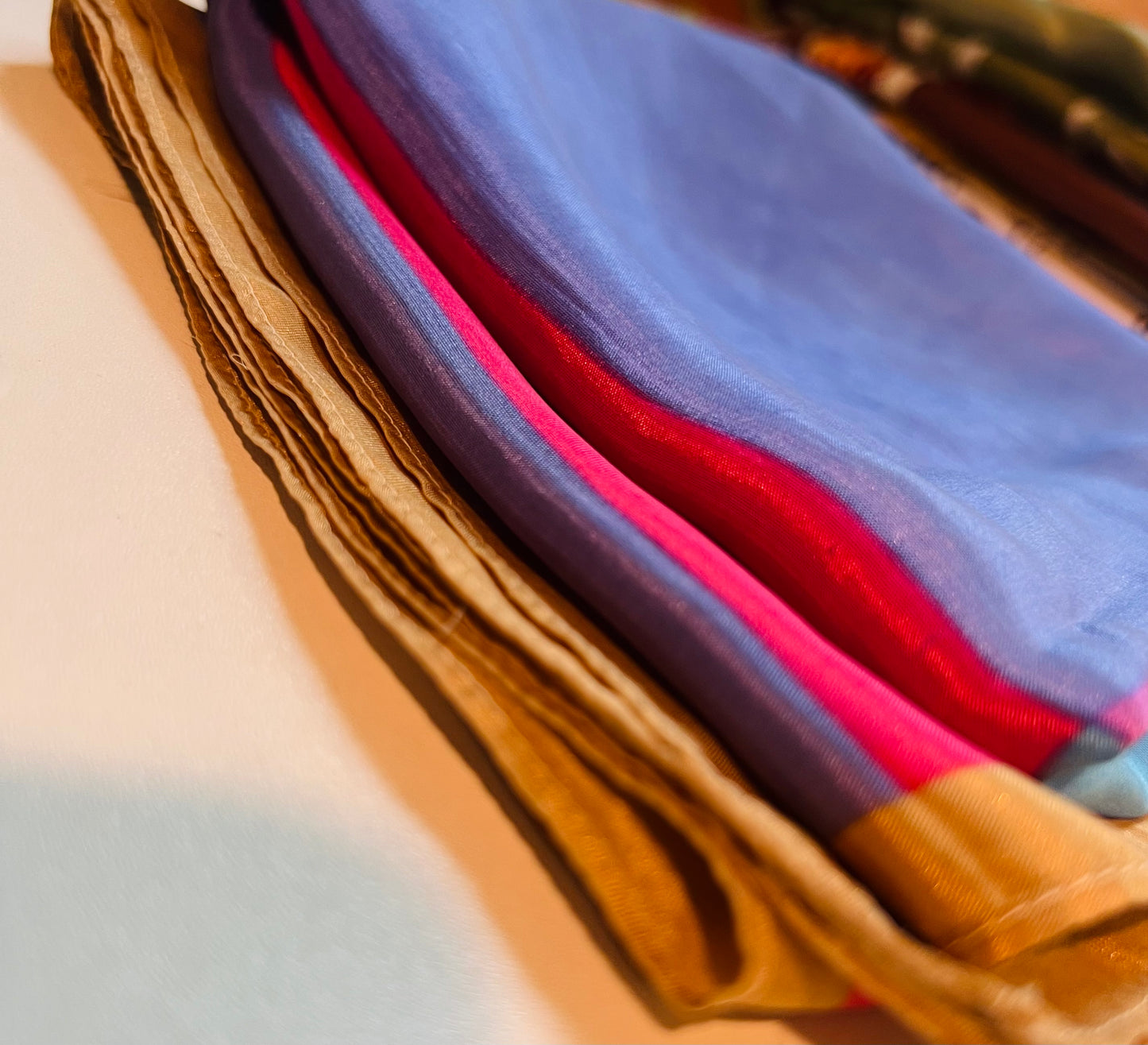 4 Colour block silk