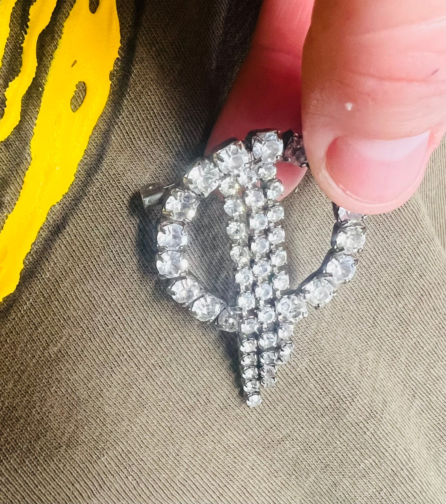Crystal fringe brooch