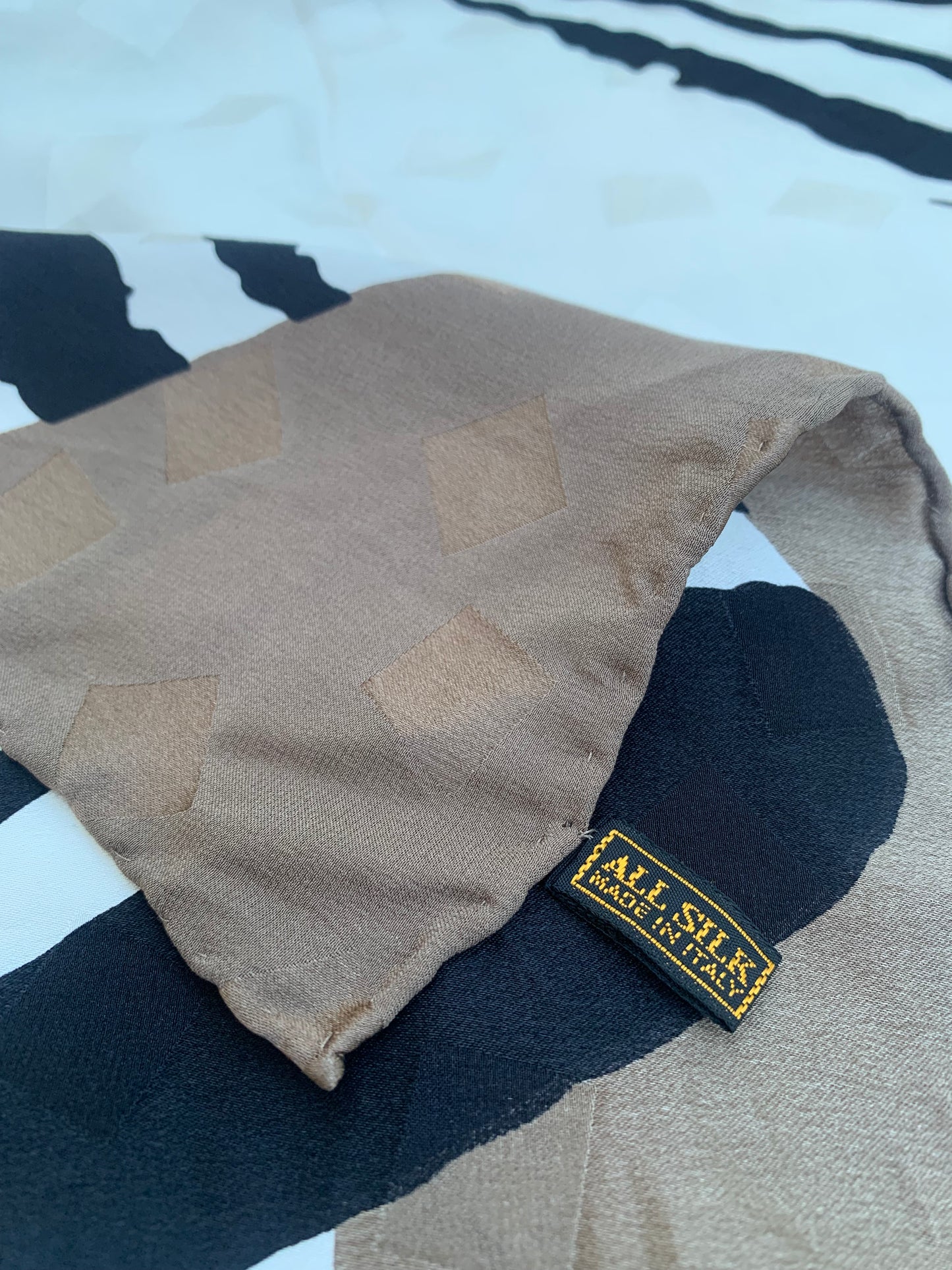 Balanciaga Bow graphic Silk Scarf