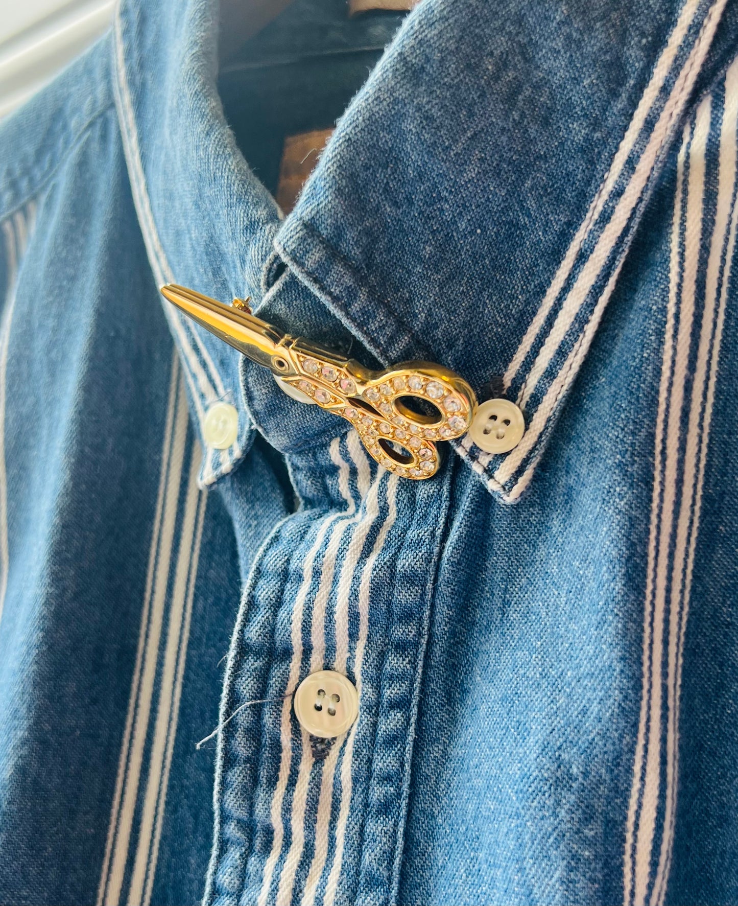 Sapphic Scissor Brooch