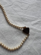Load image into Gallery viewer, Liz Claiborne Cultured pearl necklace
