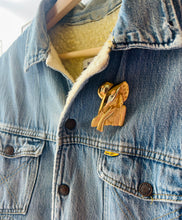 Load image into Gallery viewer, "Oh My!" Lady Brooch

