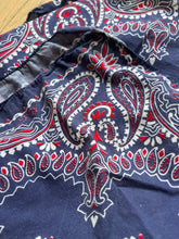Load image into Gallery viewer, Paisley bandana
