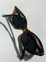 Load image into Gallery viewer, 1990s Adidas Sunnies

