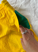 Load image into Gallery viewer, giordano surf shorts
