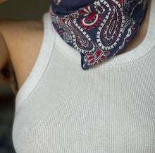 Load image into Gallery viewer, Paisley bandana
