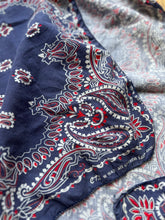 Load image into Gallery viewer, Paisley bandana
