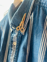 Load image into Gallery viewer, Sapphic Scissor Brooch
