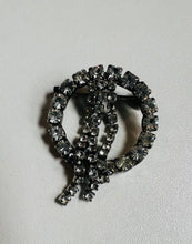 Load image into Gallery viewer, Crystal fringe brooch
