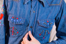 Load image into Gallery viewer, Studded Landlubber 1970s denim shirt
